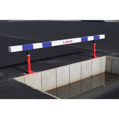 Polanik Wettkampfhindernis für Wassergraben, Fest installierbar Polanik Wettkampfhindernis für Wassergraben, Fest installierbar